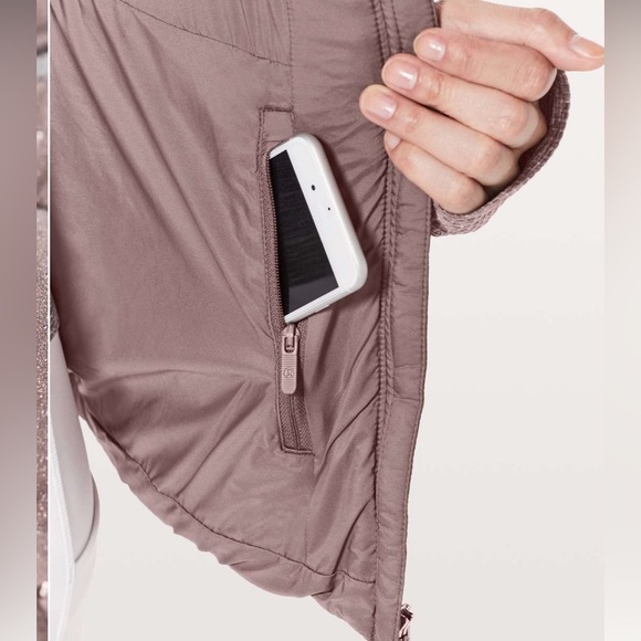 Lululemon Pack It Down Vest
Mauve Stone-NWOT-Sz 4 - Picture 7 of 12